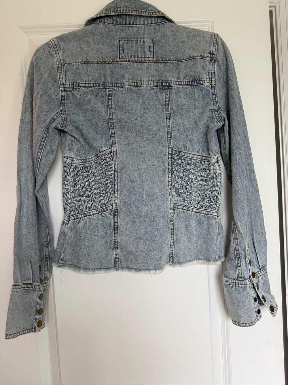 NWOT We The Free Cinched Waist Light Blue Denim Jacket with Zip Front XS NWOT - Picture 5 of 5